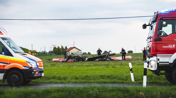 Flugzeuge prallen bei Gera zusammen - Feuerwehr meldet zwei Tote