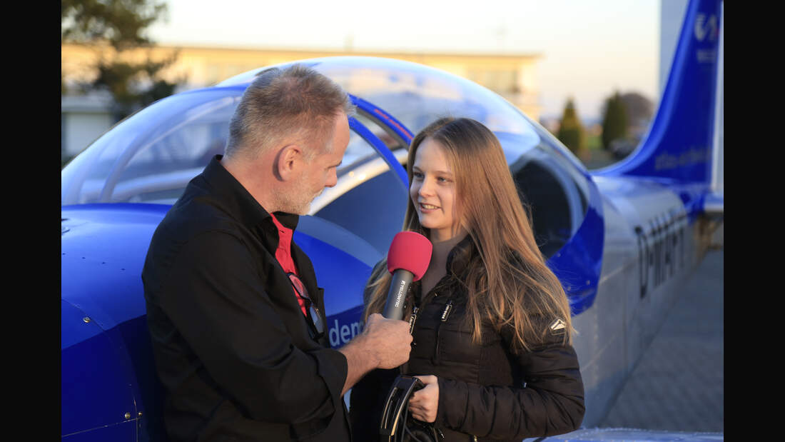 Wer sich am Flugplatz Ganderkesee Zeit für ein kurzes Radio-interview nimmt, der spart die Landegebühr.