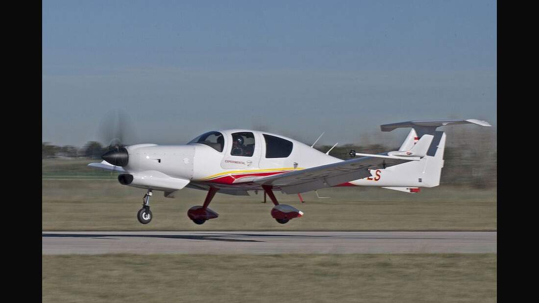 Erstflug der DA50-JP7 mit Turbine